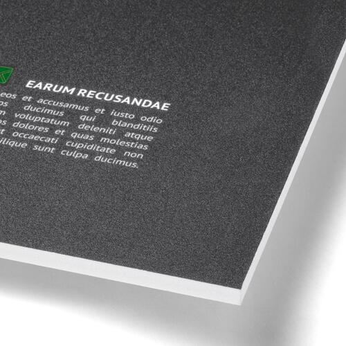 Pannello in schiuma morbida con forma personalizzabile.