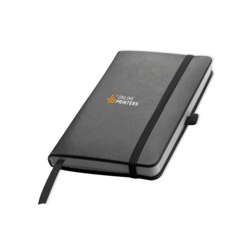 Quaderno nero con chiusura elastica e segnalibro a nastro.