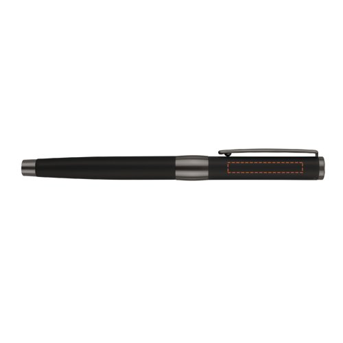 Penna stilografica nera in metallo con clip.