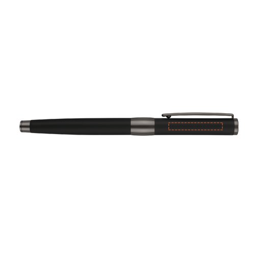 Penna roller nera con dettagli in metallo e clip.