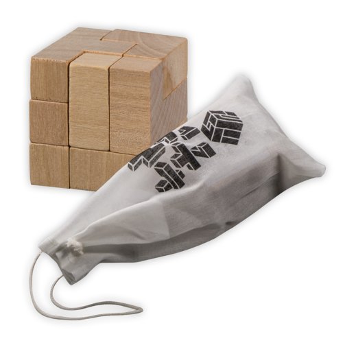 Puzzle in legno a forma di cubo con sacchetto di cotone.