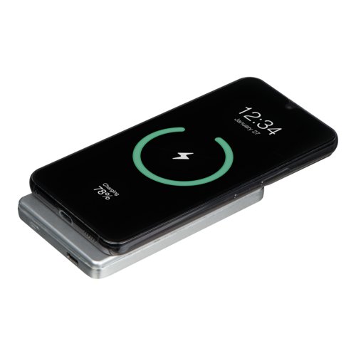 Power bank grigia con capacit di 5.000 mAh.