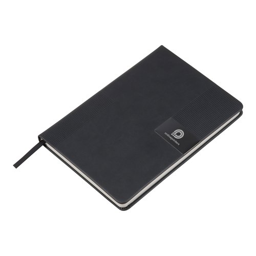 Quaderno nero con portapenna e segnalibro a nastro.