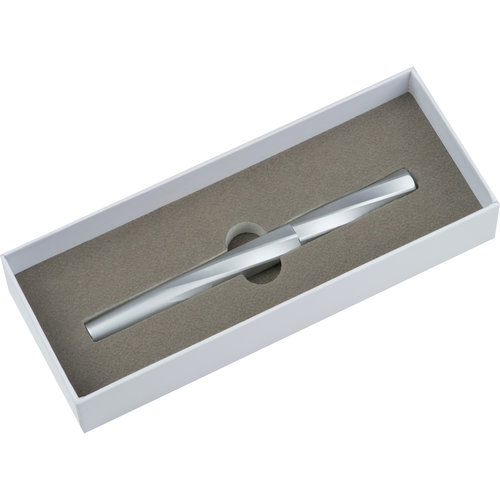 Penna roller in ottone con cappuccio.