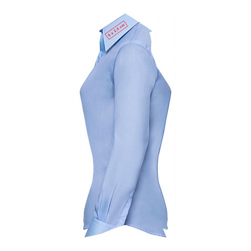 Camicia azzurra a maniche lunghe con colletto da donna.