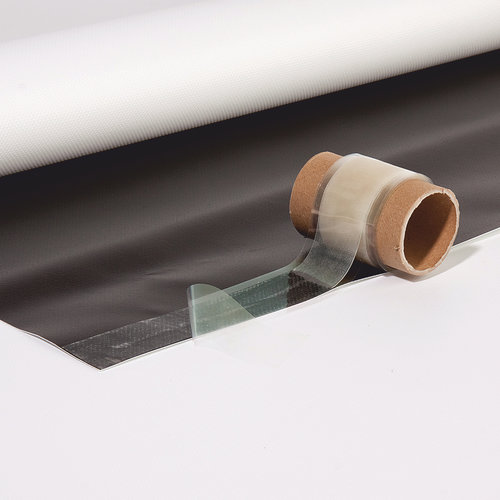 La banda adesiva su due lati (a seconda del banner selezionato) viene fornita sempre nella lunghezza adatta