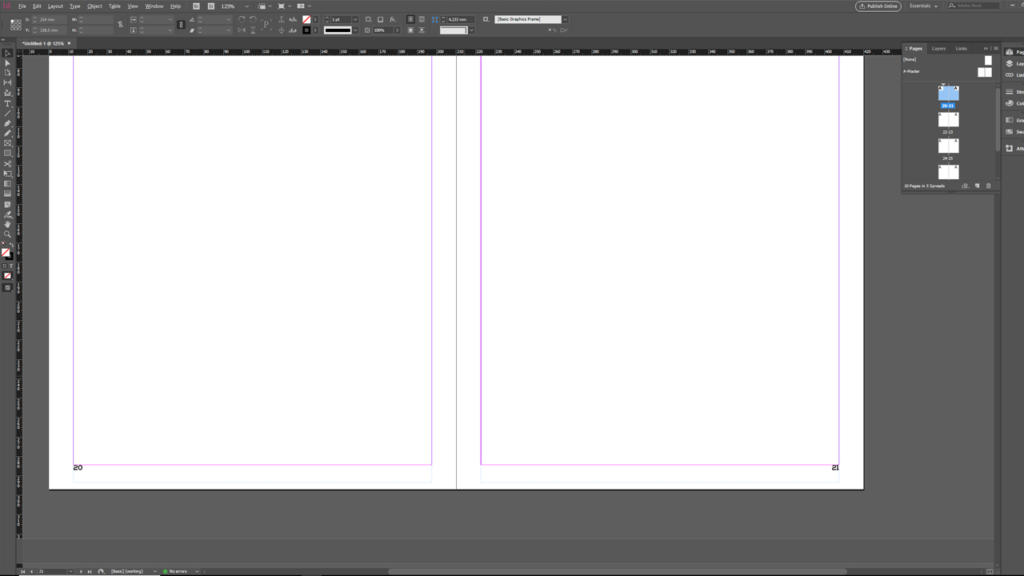 Screenshot di un desktop che mostra un documento aperto in Adobe InDesign, con numerazione pagine in indesign. L'interfaccia include varie barre degli strumenti e pannelli, con due pagine vuote in spread visualizzate nell'area di modifica principale.