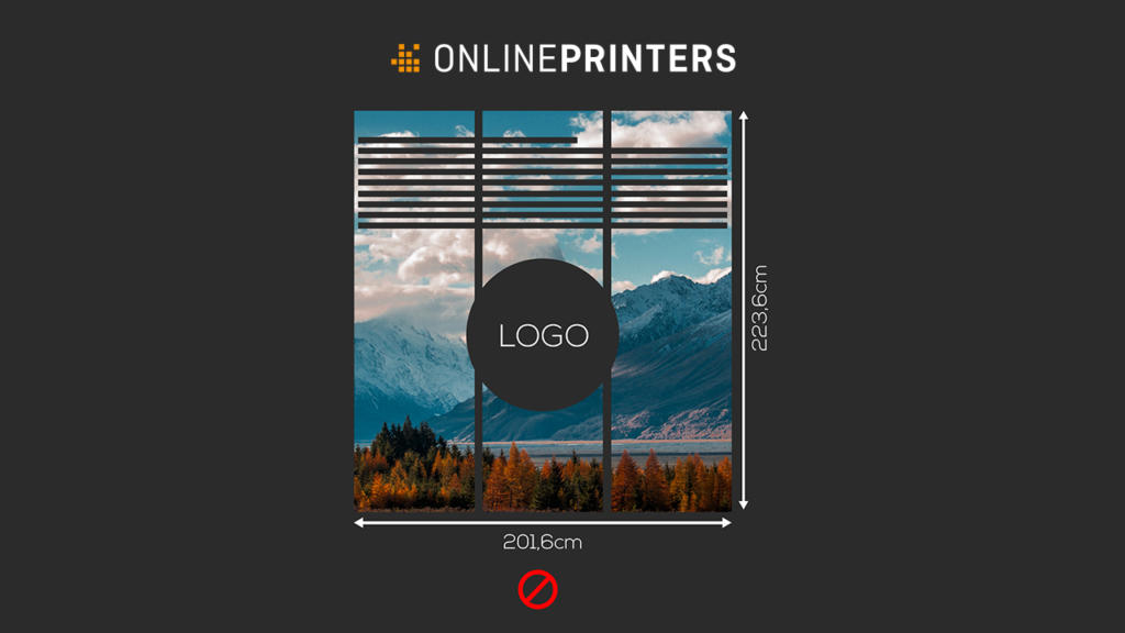 Bozza di una vetrina di OnlinePrinters raffigurante un lago sereno e montagne innevate, esaltata dall'effetto Pop-up-Tower. Le dimensioni sono 223,6 cm per 201,6 cm, con un cerchio centrale per un logo e strisce orizzontali in alto per un'enfasi maggiore.