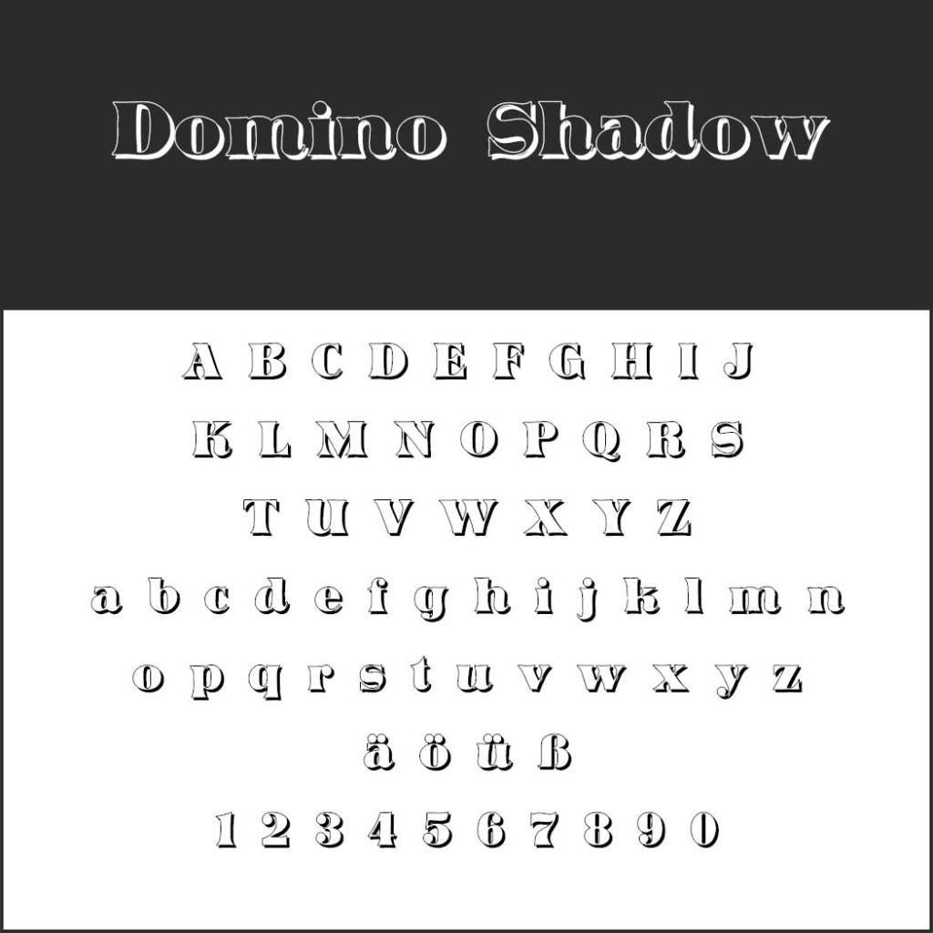L'immagine presenta l'accattivante font da colorare Domino Shadow, che mostra le lettere maiuscole e minuscole dalla A alla Z, i caratteri aggiuntivi ä, ö, ü e ß e i numeri da 0 a 9. Impostato su uno sfondo bianco con un'intestazione su una striscia nera, offre infinite possibilità creative.