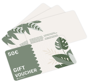 Quattro buoni regalo con disegni di foglie verdi e beige. Il buono in alto mostra BUONO REGALO DA 50€ in testo bianco su sfondo verde con illustrazioni botaniche.